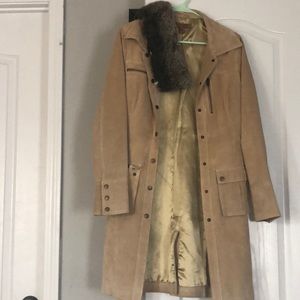 Suede coat, removable faux fur collar.